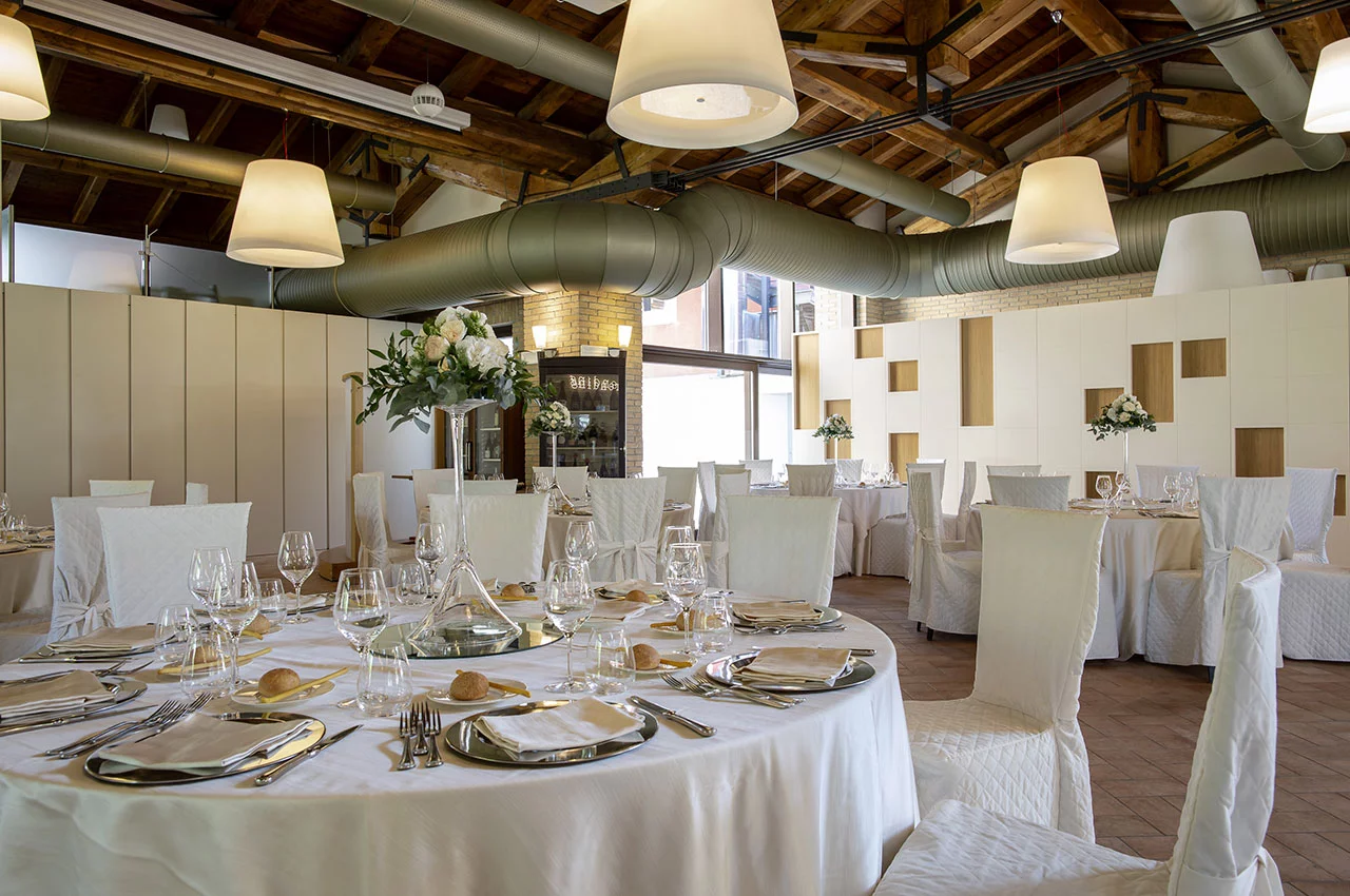Magione Papale restaurant and dining atmosphere